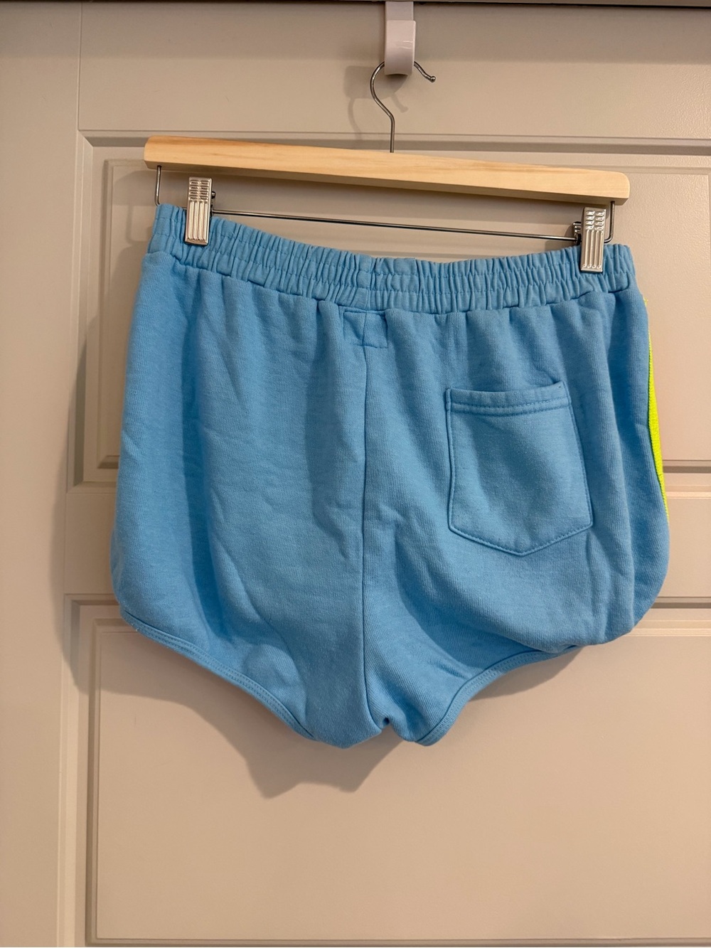 AVIATOR NATION Women's 5 Stripe Jogger Short Size Medium - Picture 2 of 6